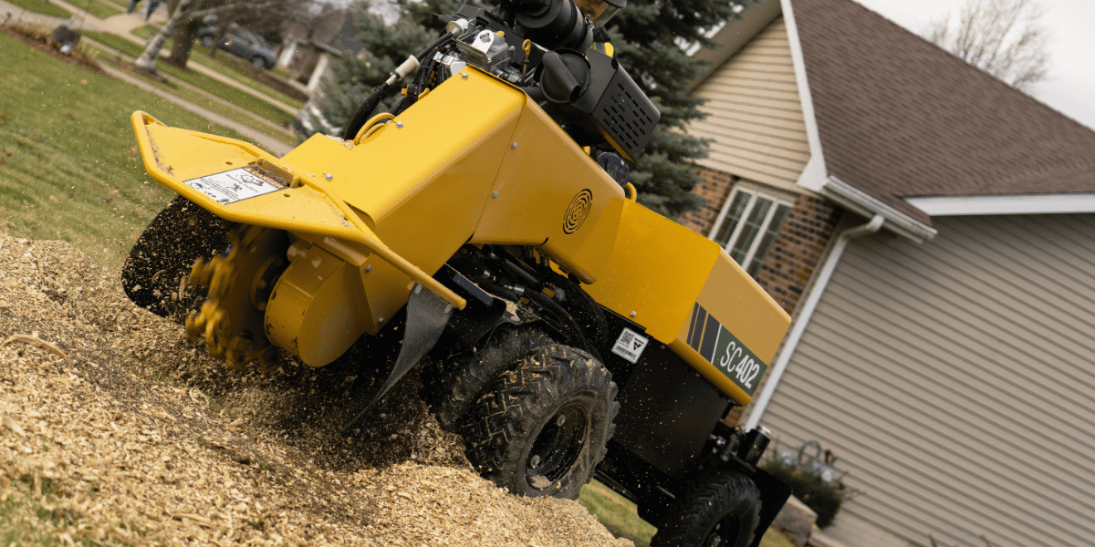 Vermeer SC402 Stump Cutter in action